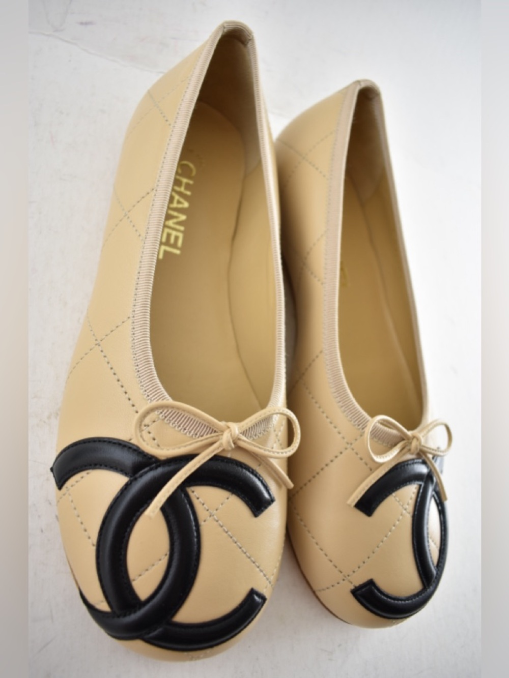 Chanel 26M Coco Beach Cambon Beige Black CC XL Logo Ballet Ballerina Flat 41 - Picture 6 of 16